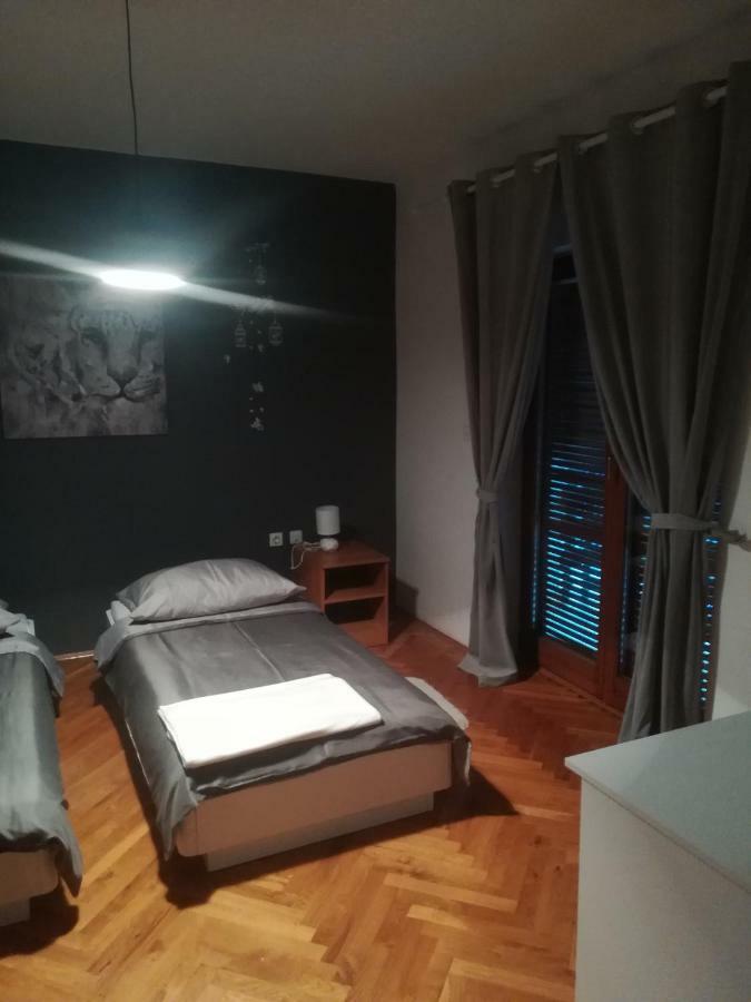 Apartmani Marin Vukovar Exteriör bild