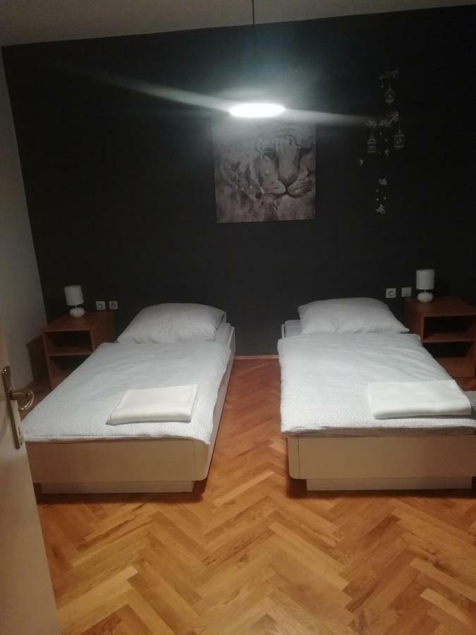 Apartmani Marin Vukovar Exteriör bild