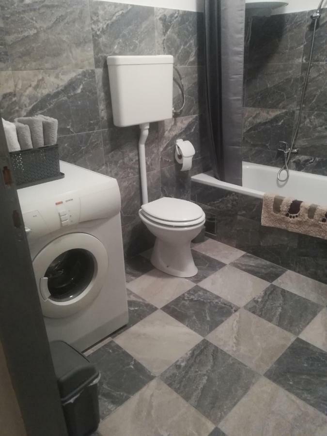 Apartmani Marin Vukovar Exteriör bild